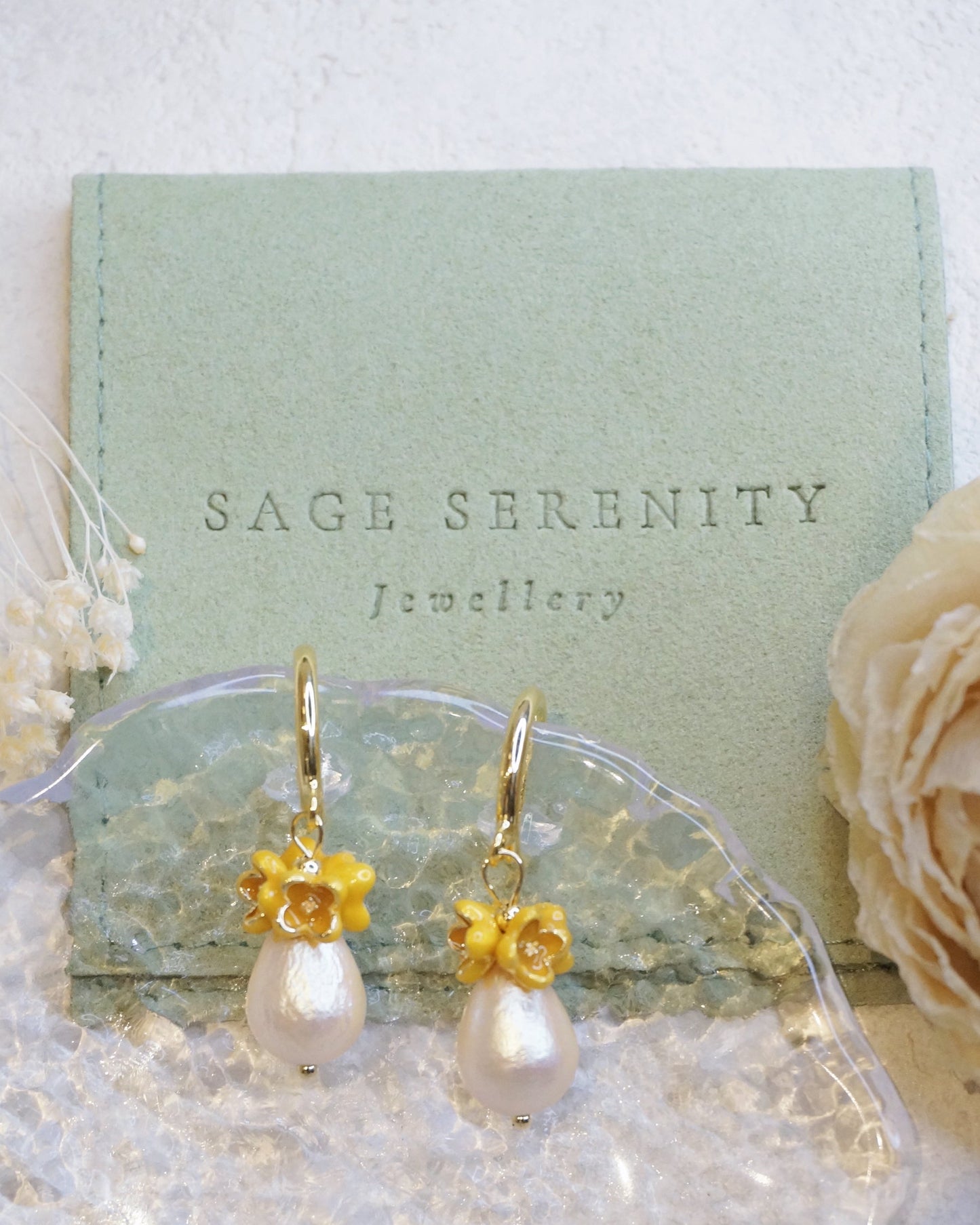 Eilidh Japanese Cotton Pearl Earrings