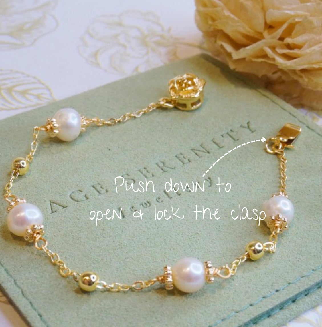 Naomi Pearl Bracelet
