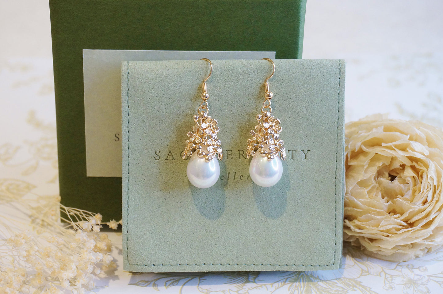 Alba Pearl Earrings