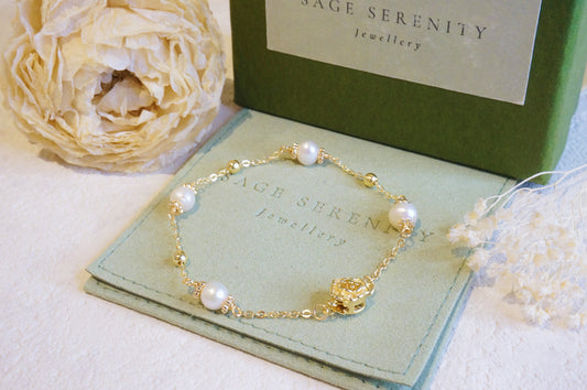 Naomi Pearl Bracelet
