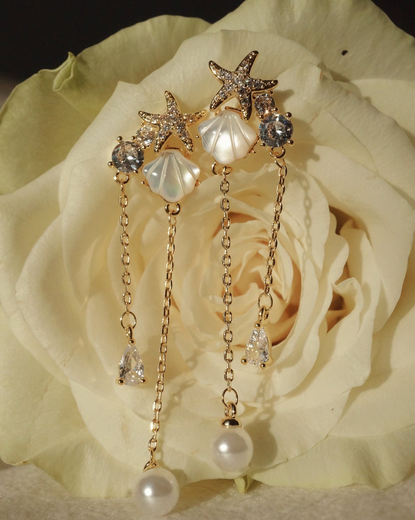 Ellie Pearl Dangle Earrings